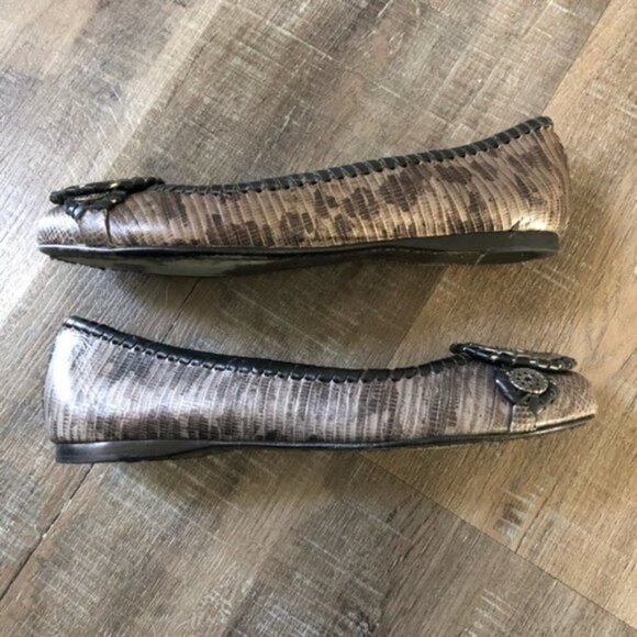 Jack Rogers Dakota Snakeskin Animal Print Coin Medallion Flats 6 - Picture 3 of 9